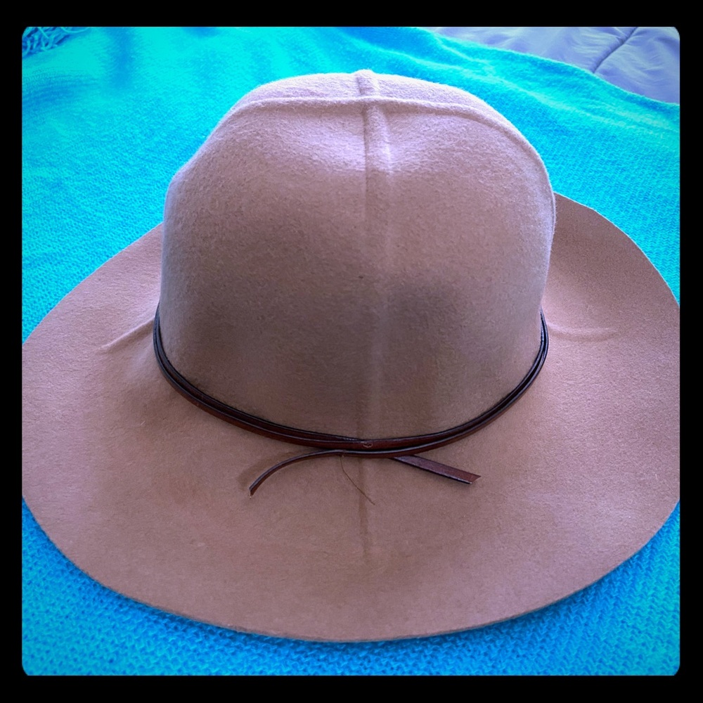 Filippo Gatarzi Italian hat.